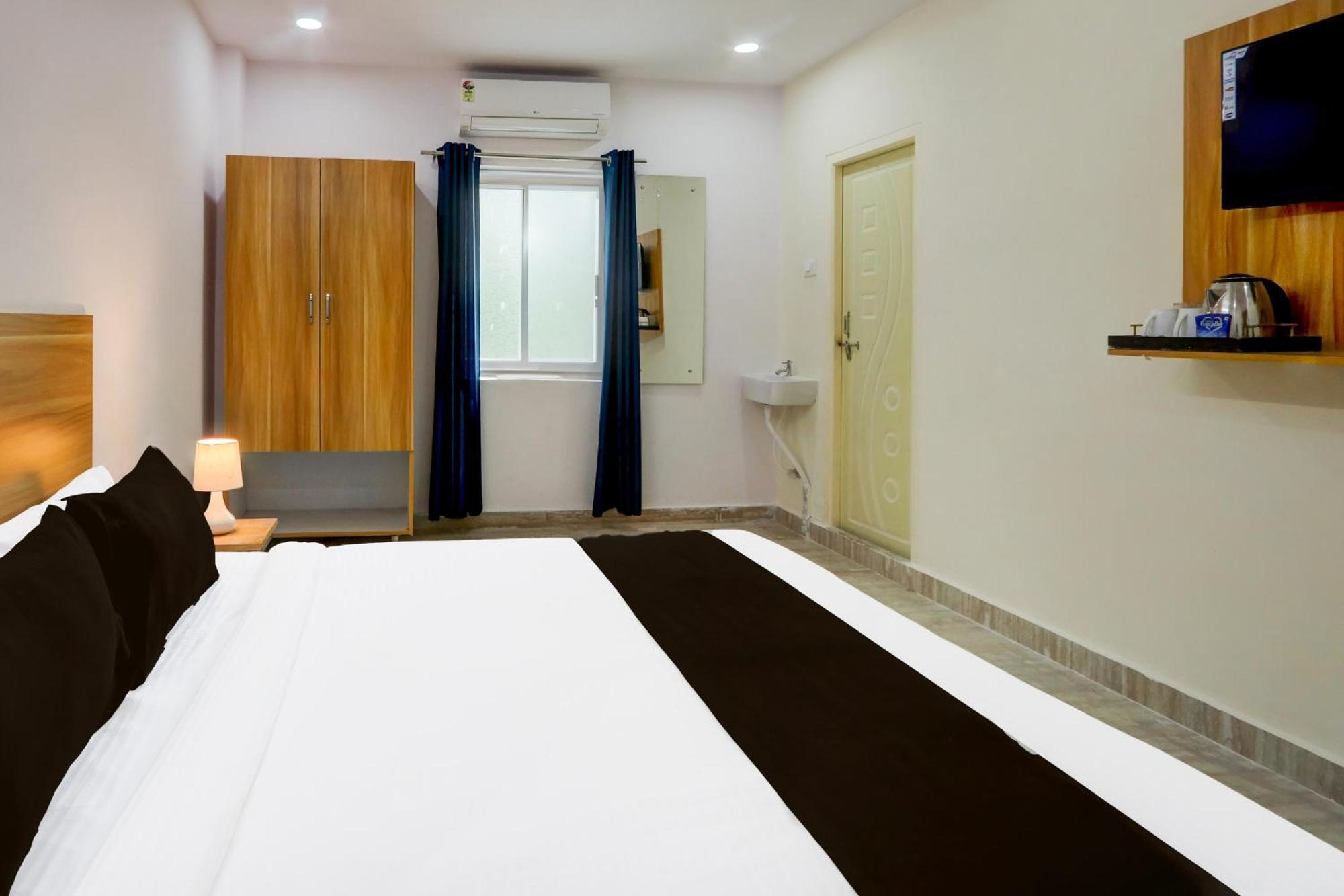 Hotel O Living Tree In Hyderabad Exterior photo